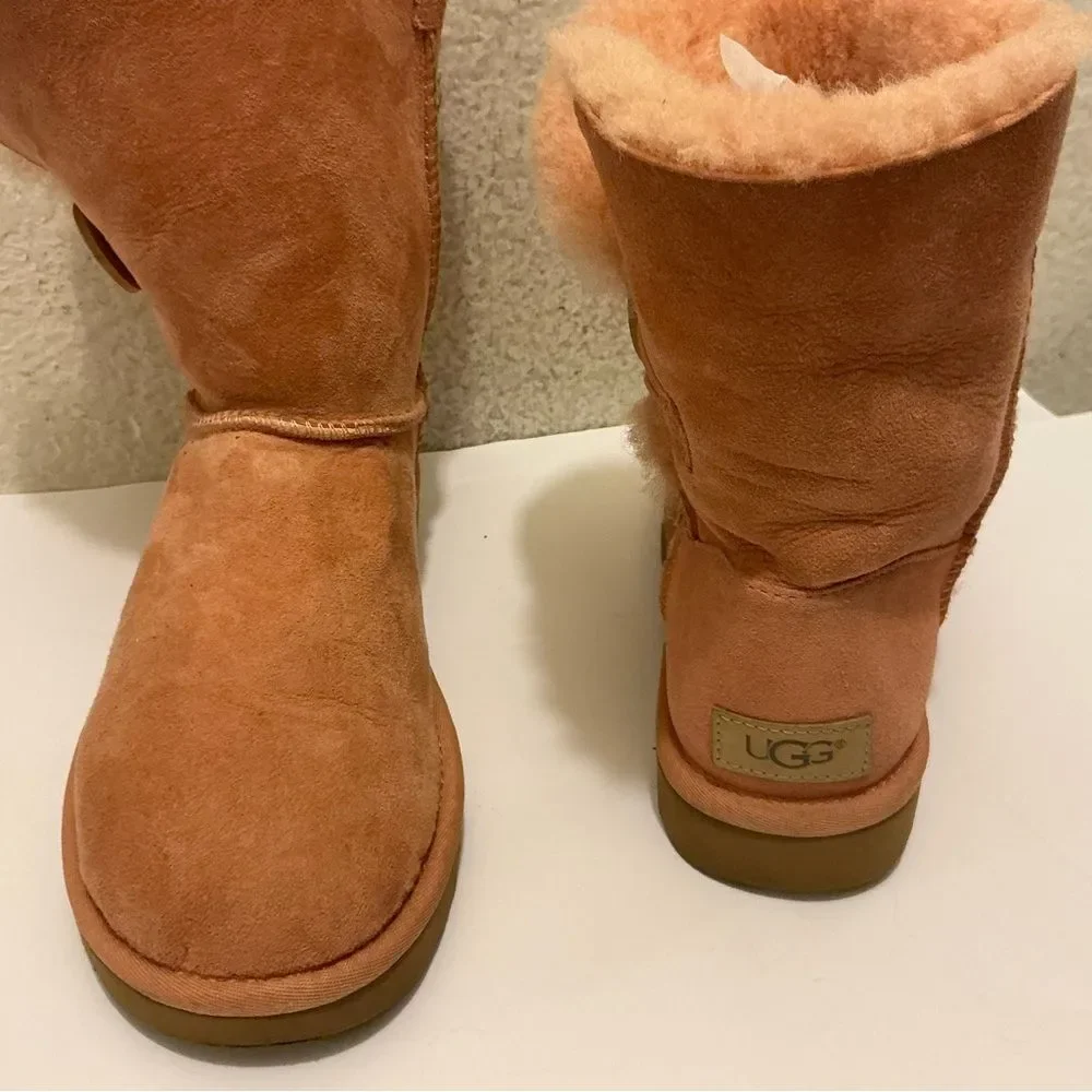 UGG Bailey Button ll -Coral Short Uggs with Button 1016226